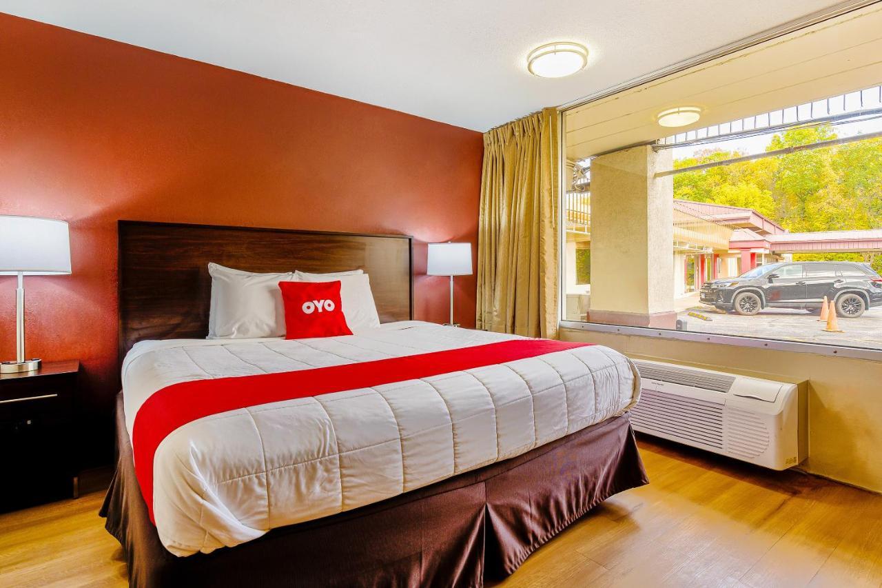 Americas Value Hotel Moline