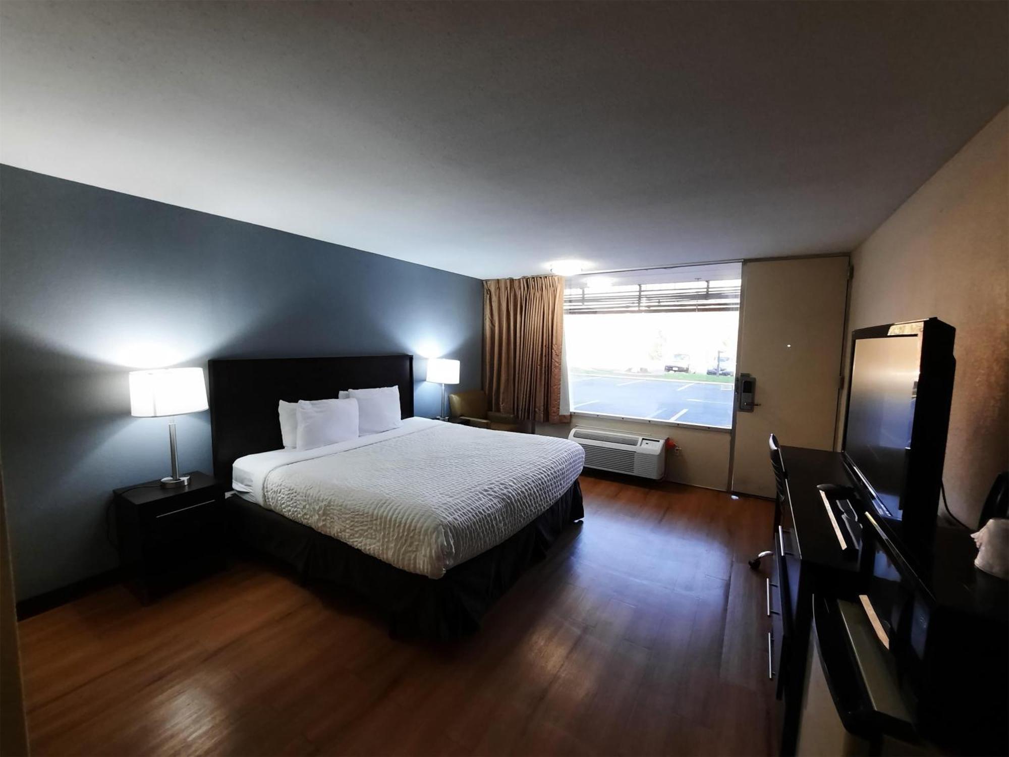 Americas Value Hotel